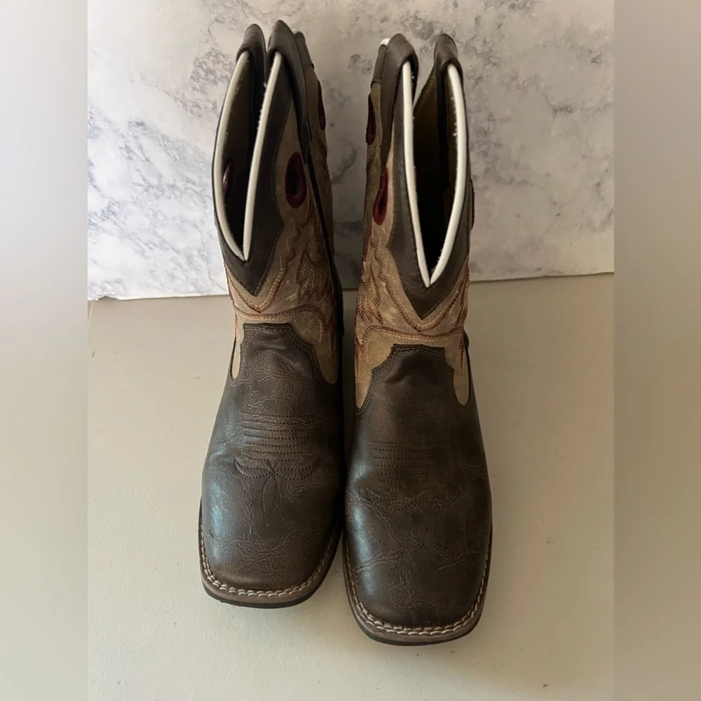 Children’s Laredo Collard Boot- LC2261 cowboy boots USED size 2.5M